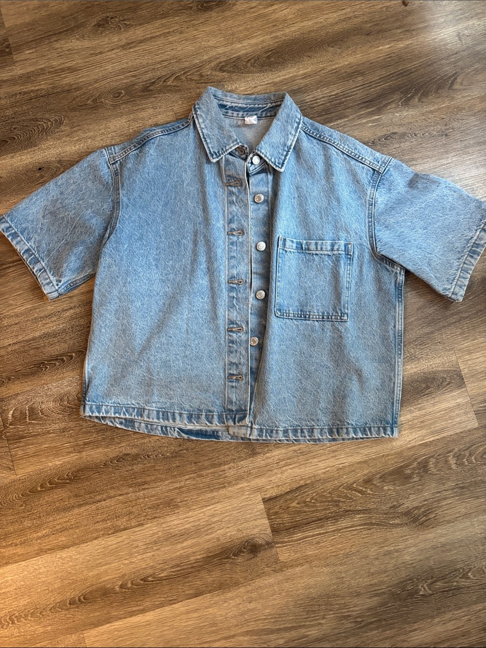 Women's Light Blue Denim Short-Sleeve Button-Up Shirt